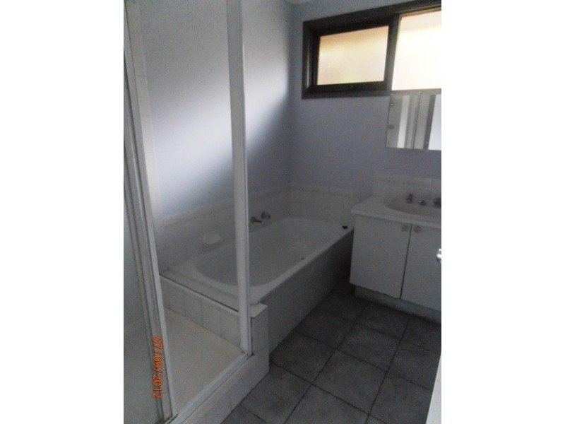 32 Earnshaw Drive, Carrum Downs VIC 3201