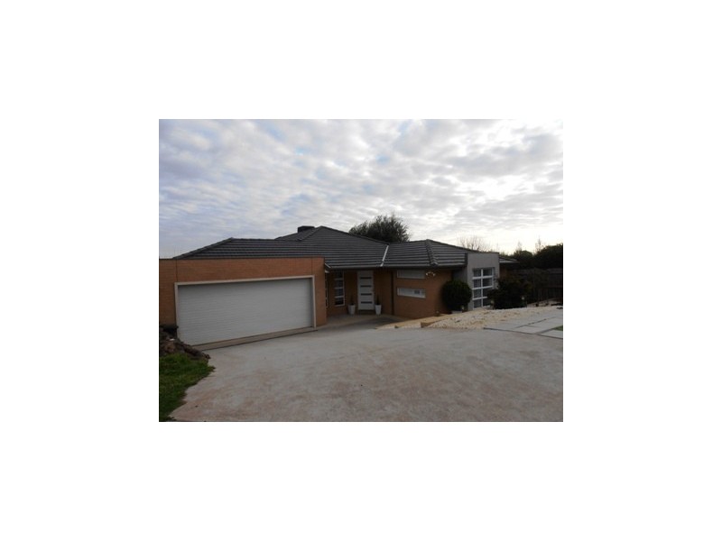 4 Dimitrios Close, Skye VIC 3977