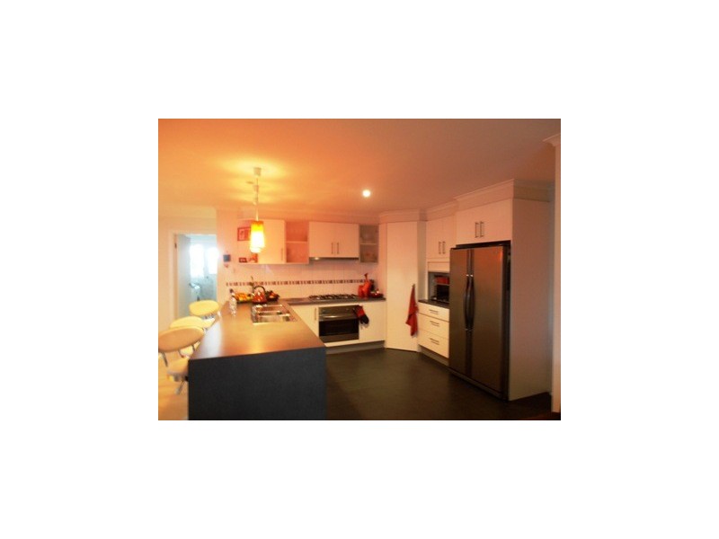 4 Dimitrios Close, Skye VIC 3977