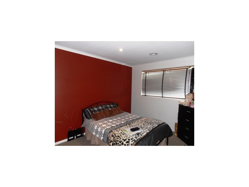 4 Dimitrios Close, Skye VIC 3977