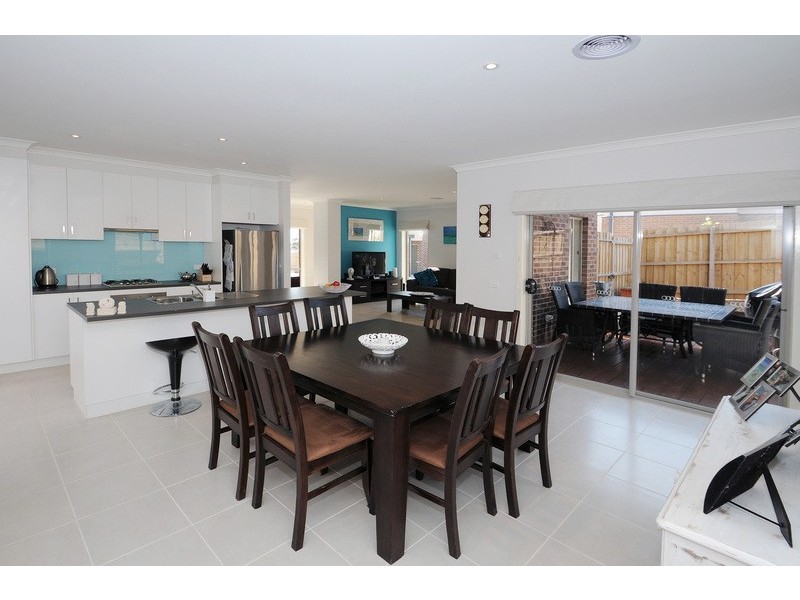 1/35 Lily Way, Skye VIC 3977