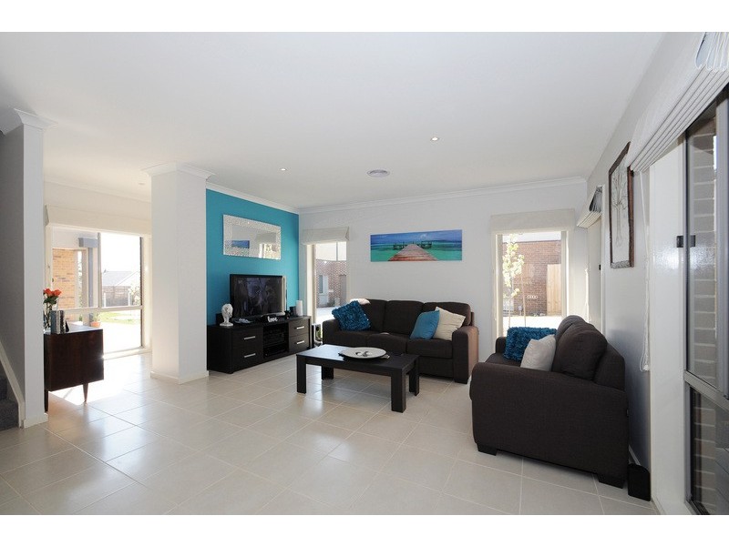 1/35 Lily Way, Skye VIC 3977