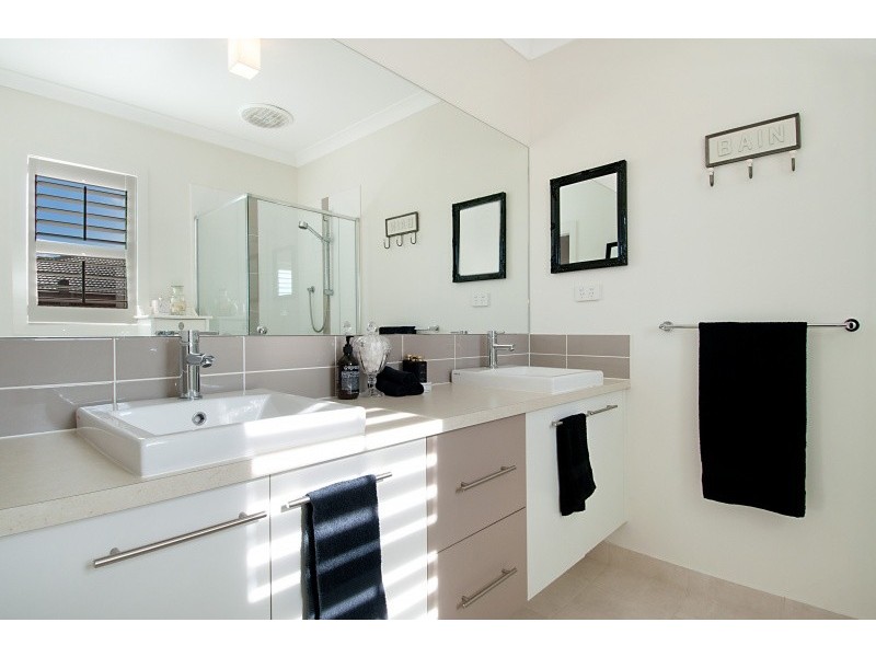 21 Sandarra Boulevard, Sandhurst VIC 3977