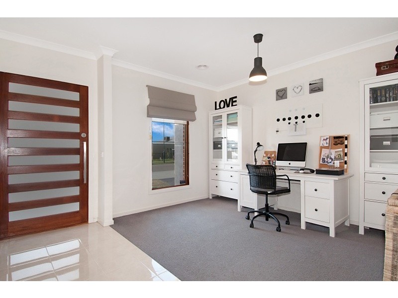 21 Sandarra Boulevard, Sandhurst VIC 3977