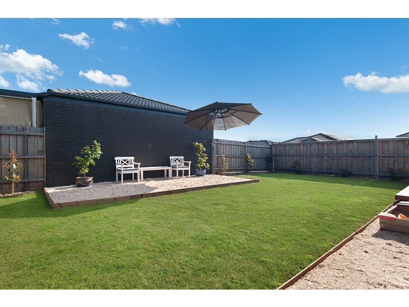 21 Sandarra Boulevard, Sandhurst VIC 3977