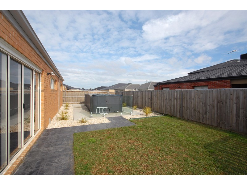 44 Sandarra Boulevard, Sandhurst VIC 3977