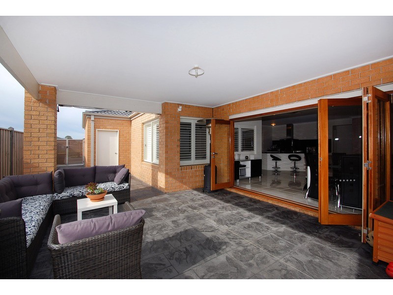 44 Sandarra Boulevard, Sandhurst VIC 3977