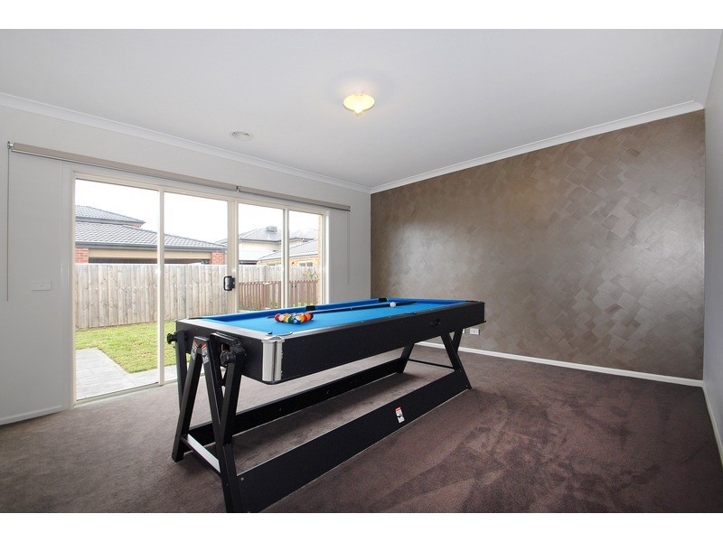 44 Sandarra Boulevard, Sandhurst VIC 3977