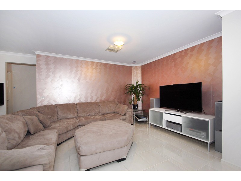 44 Sandarra Boulevard, Sandhurst VIC 3977