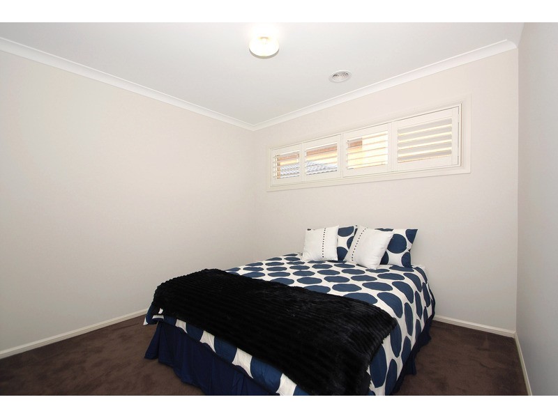 44 Sandarra Boulevard, Sandhurst VIC 3977