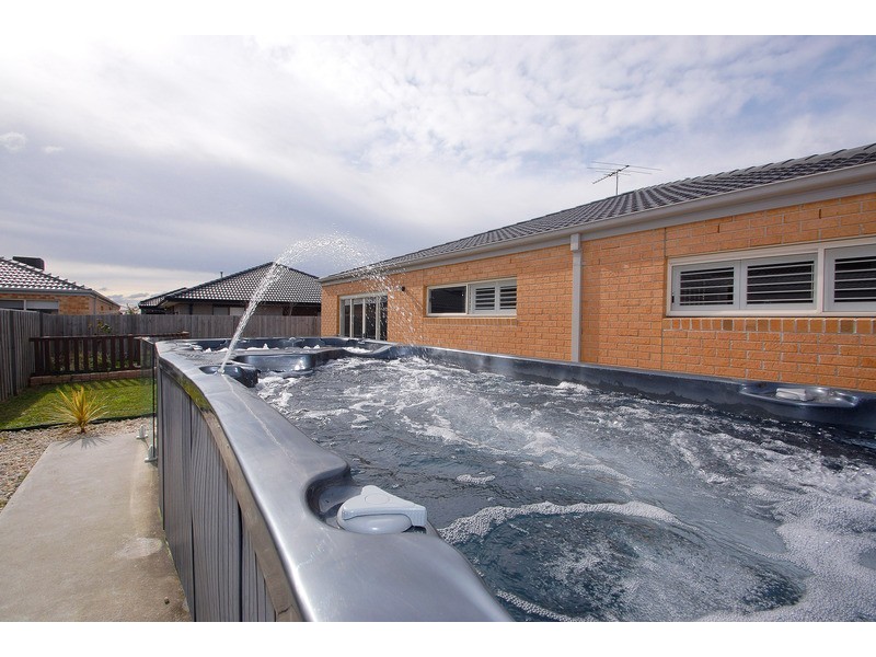 44 Sandarra Boulevard, Sandhurst VIC 3977