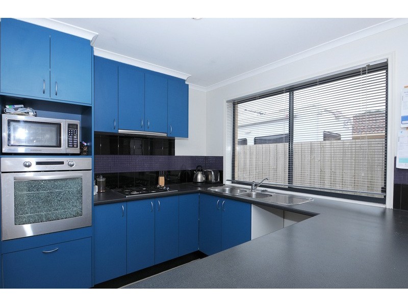 8 Natisone Place, Skye VIC 3977