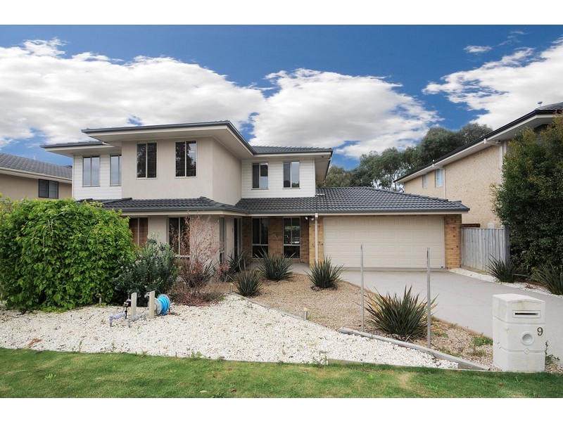 9 Commonwealth Terrace, Sandhurst VIC 3977