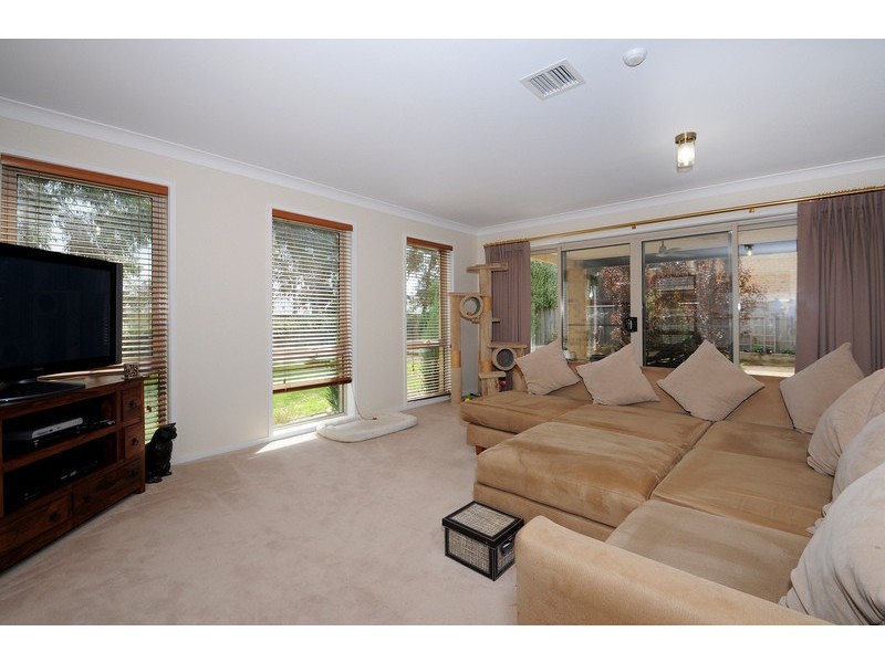 9 Commonwealth Terrace, Sandhurst VIC 3977