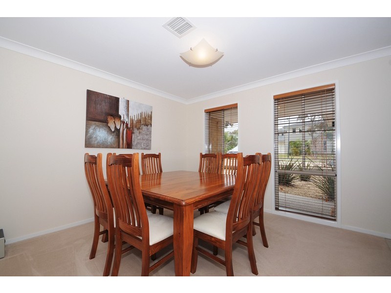 9 Commonwealth Terrace, Sandhurst VIC 3977