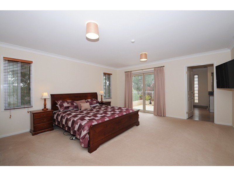 9 Commonwealth Terrace, Sandhurst VIC 3977