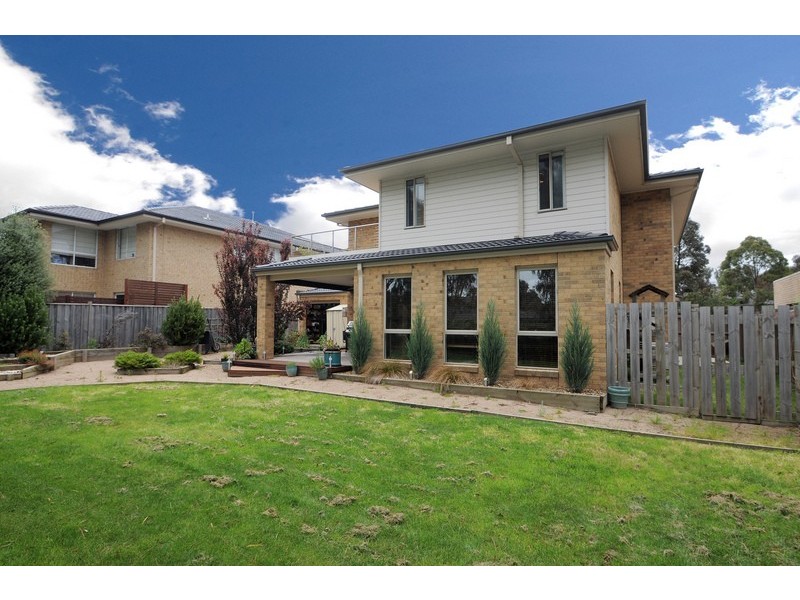 9 Commonwealth Terrace, Sandhurst VIC 3977