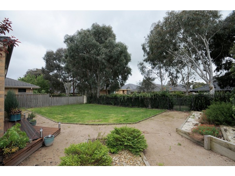 9 Commonwealth Terrace, Sandhurst VIC 3977