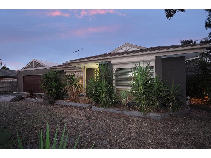 17 Oberon Drive, Carrum Downs VIC 3201