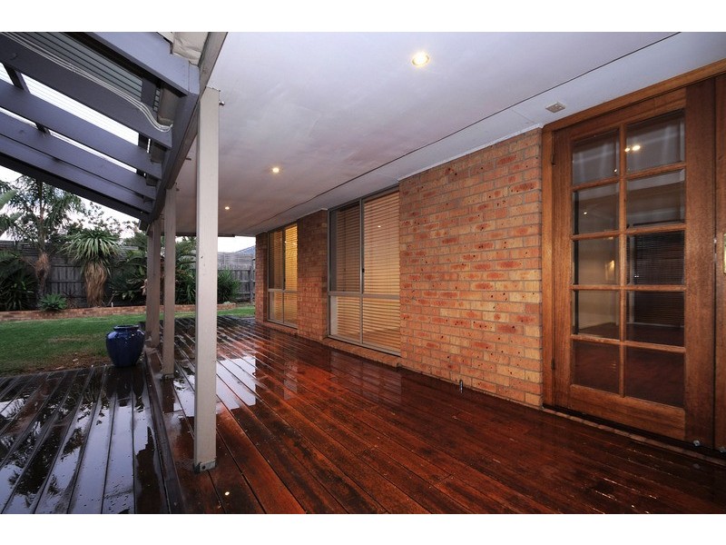 17 Oberon Drive, Carrum Downs VIC 3201