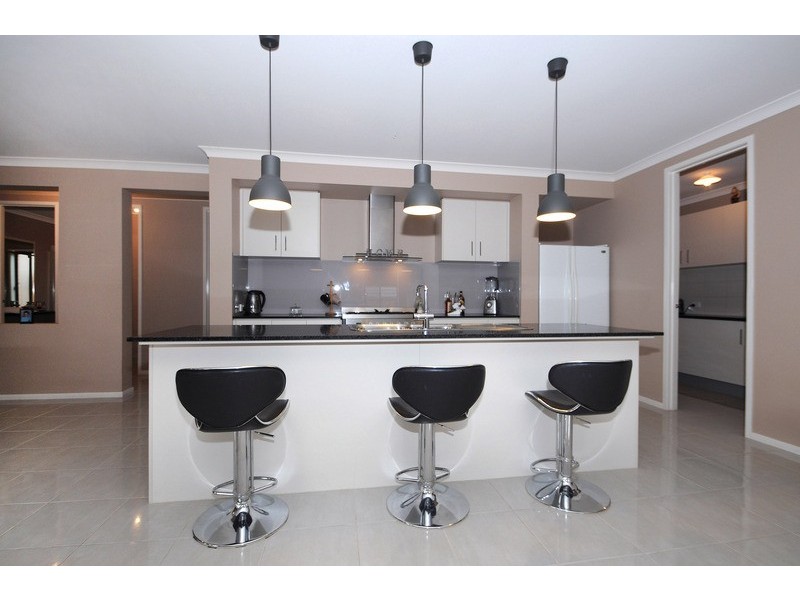 5 St Austell, Skye VIC 3977