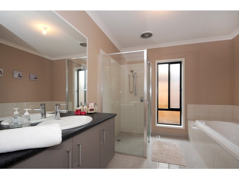 5 St Austell, Skye VIC 3977