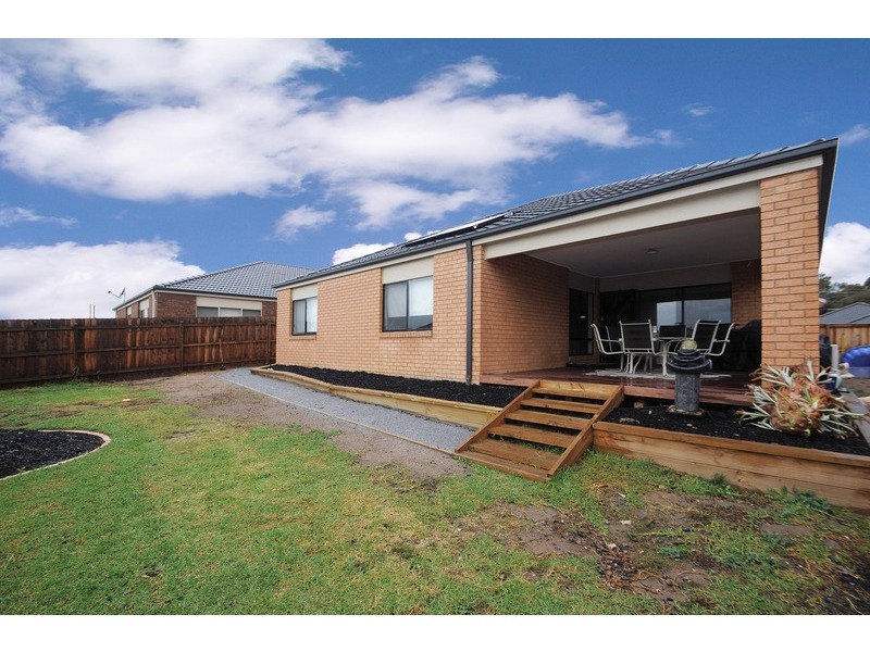 5 St Austell, Skye VIC 3977