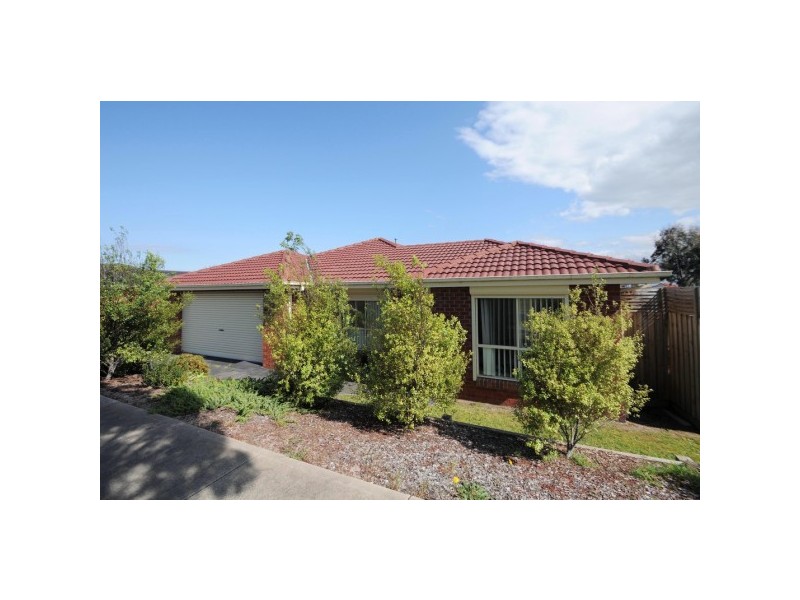 27 Postregna Way, Skye VIC 3977