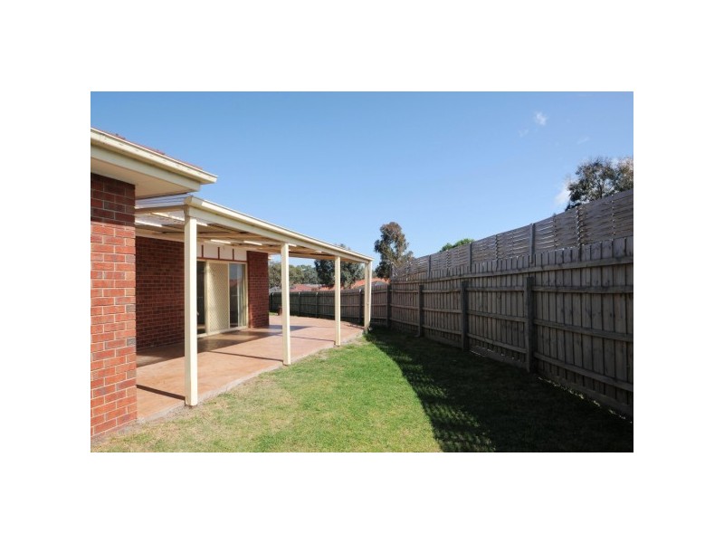 27 Postregna Way, Skye VIC 3977