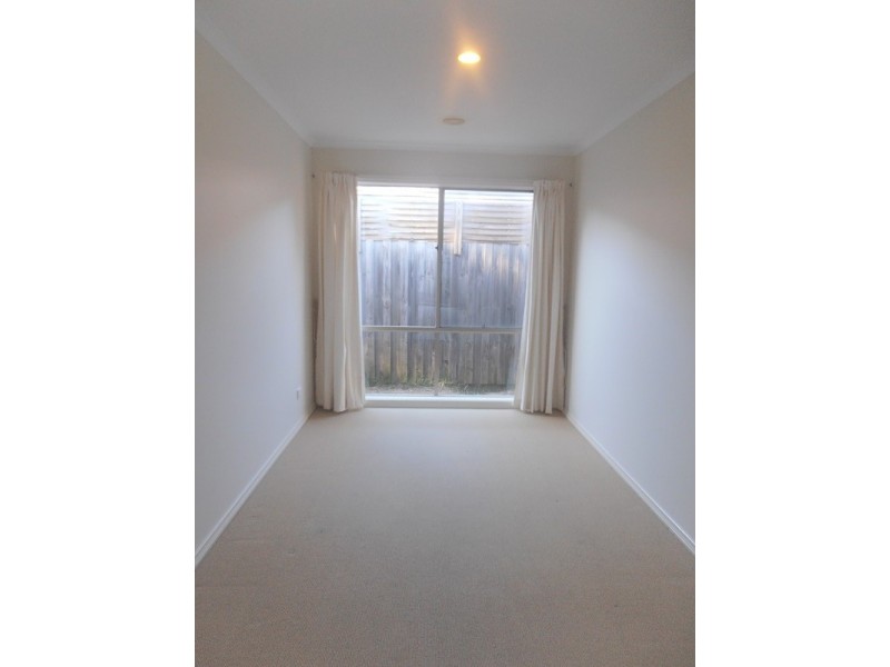 6 Arlene Drive, Skye VIC 3977