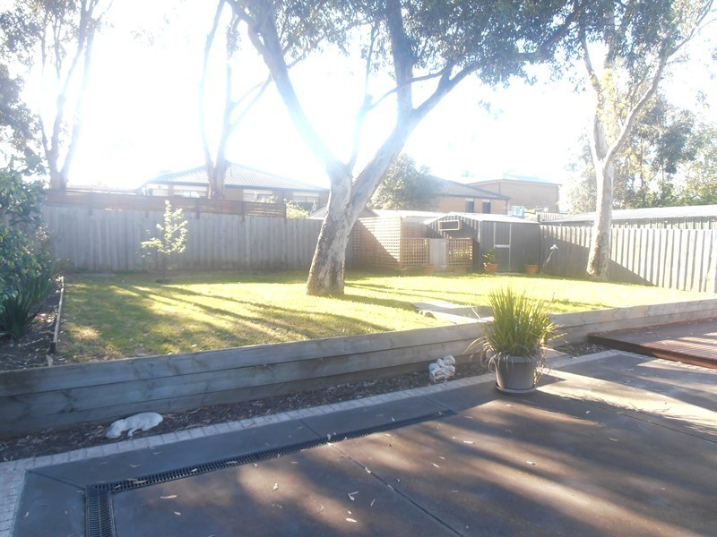 6 Arlene Drive, Skye VIC 3977