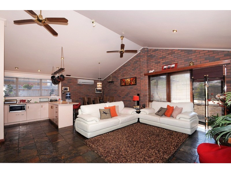 7 Greenshank Court, Carrum Downs VIC 3201