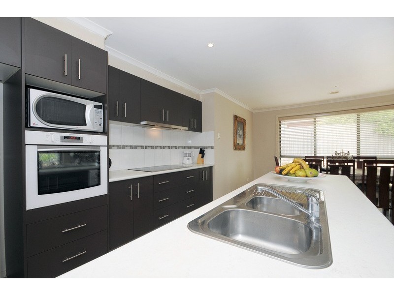 6 Sandalwood Grove, Carrum Downs VIC 3201