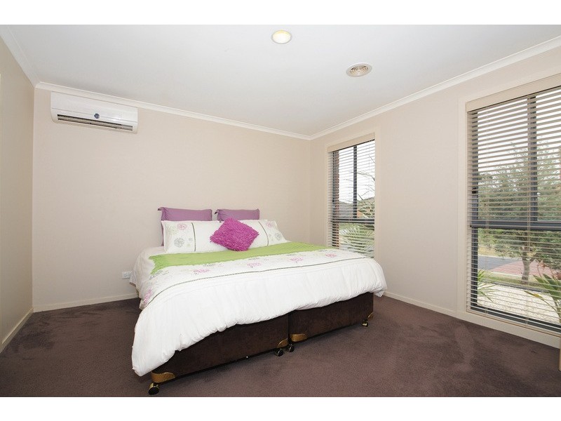 6 Sandalwood Grove, Carrum Downs VIC 3201
