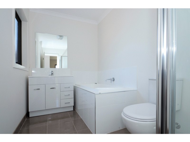 97 Oberon Drive, Carrum Downs VIC 3201