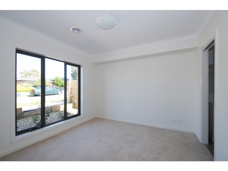 97 Oberon Drive, Carrum Downs VIC 3201