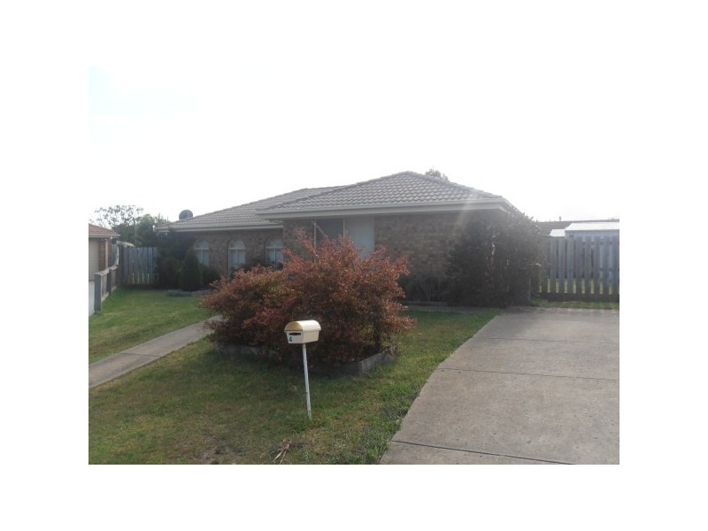 4 Elpara Place, Skye VIC 3977