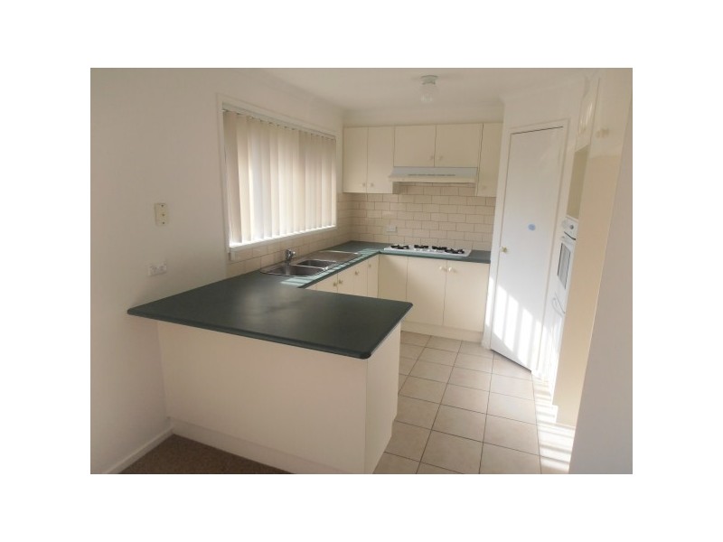 4 Elpara Place, Skye VIC 3977