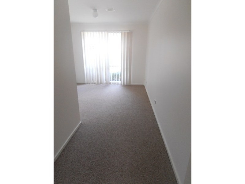 4 Elpara Place, Skye VIC 3977