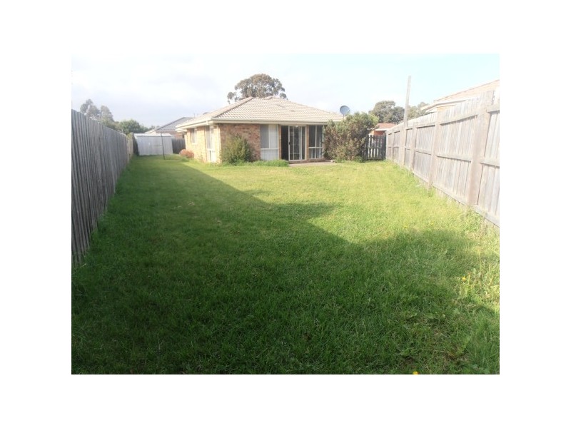 4 Elpara Place, Skye VIC 3977