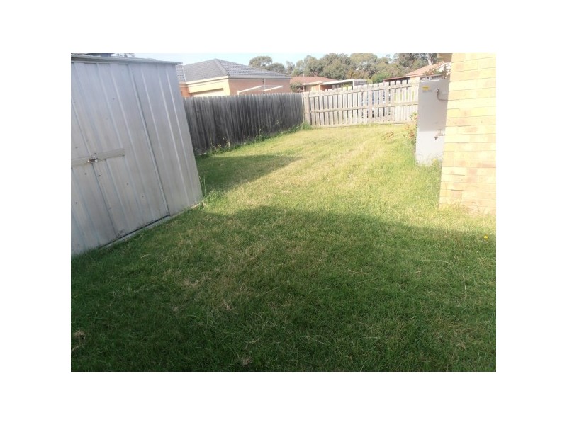 4 Elpara Place, Skye VIC 3977