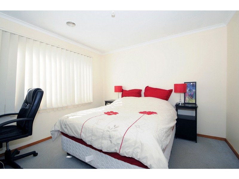 14 James McFarlane Wynd, Skye VIC 3977