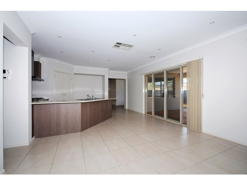 76 Sandhurst Boulevard, Sandhurst VIC 3977