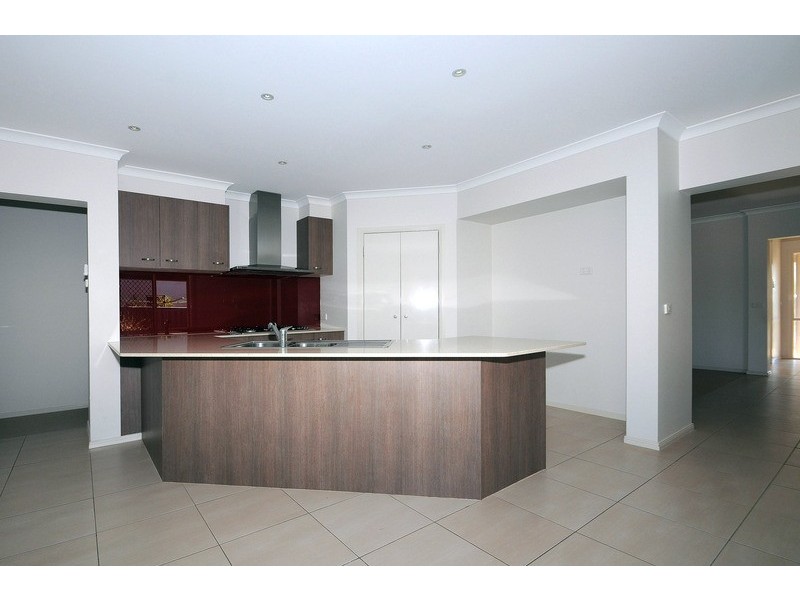 76 Sandhurst Boulevard, Sandhurst VIC 3977