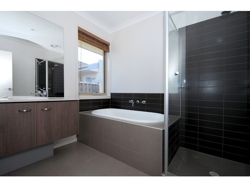 76 Sandhurst Boulevard, Sandhurst VIC 3977