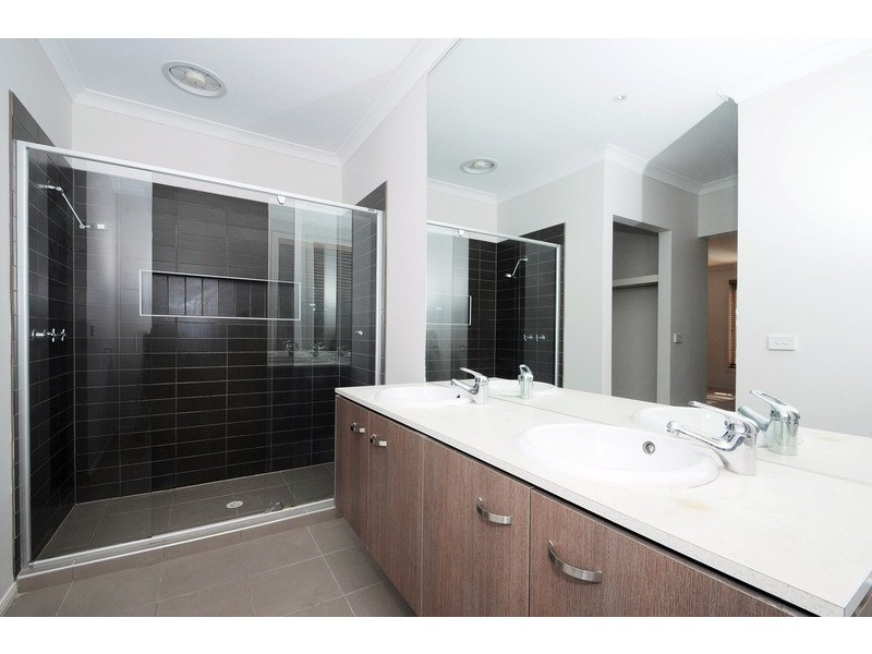 76 Sandhurst Boulevard, Sandhurst VIC 3977