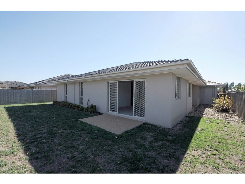 76 Sandhurst Boulevard, Sandhurst VIC 3977