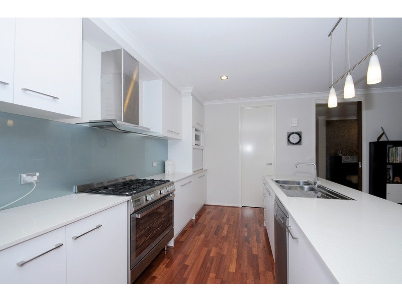 4 Blue Peppermint Court, Lyndhurst VIC 3975