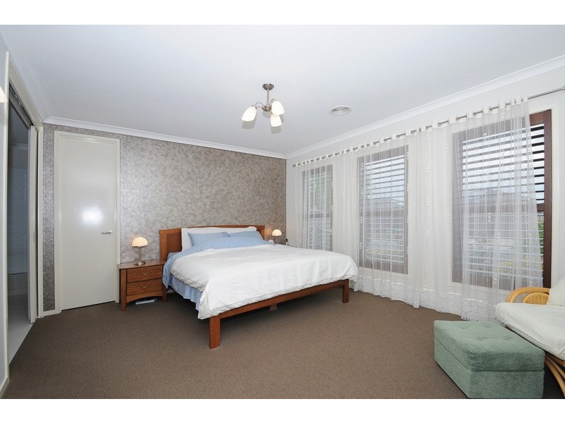 4 Blue Peppermint Court, Lyndhurst VIC 3975