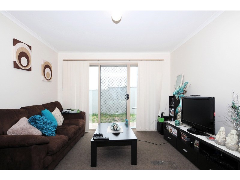 8/11 Coco Parade, Skye VIC 3977